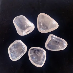 Ensemble de cinq bols en cristal de roche naturel pour le nettoyage des bijoux et la déco