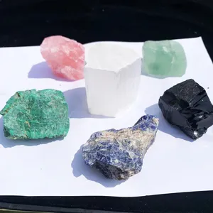 Ensemble de spécimens de minéraux en pierre de cristal brut naturel pour éducation géologique