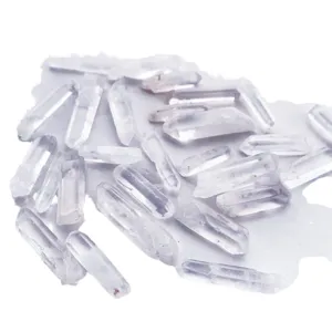 Piliers hexagonaux en cristal de quartz clair poli naturel pour décor de minéraux