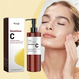 Λεπτομέρεια καθαριστικού προσώπου Hoygi Glutathione C με μπουκάλι και συσκευασία