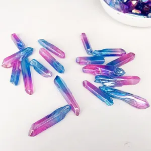 Pointes de cristal blanc naturel avec un dégradé bleu et violet par galvanoplastie