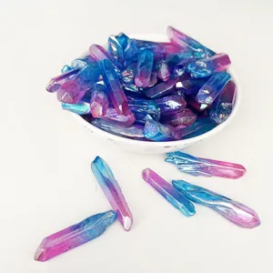 Pointes de cristal de quartz aura bleu et violet pour décoration et lithothérapie