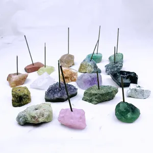 Naturkristall-Rohstein-Räucherstäbchenhalter-Set mit Amethyst und Quarz-Edelsteinen.
