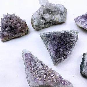 Natürliche Uruguay Amethyst-Cluster und Geodenstücke für die exklusive Mineraliensammlung