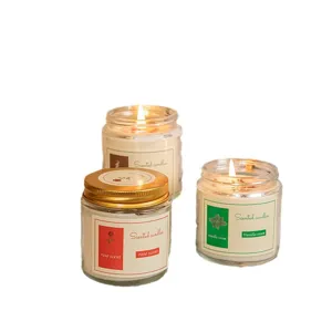 Candele profumate in cera di soia in barattoli di vetro con aromi di rosa e vaniglia