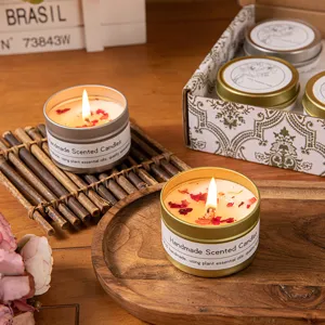 Candele profumate artigianali in cera di soia con fiori secchi in barattoli chic