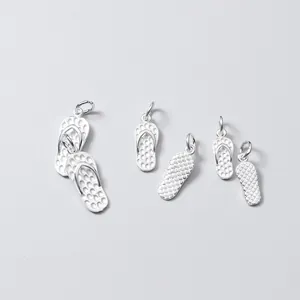 Handgemaakte S925 sterling zilveren flip-flop bedeltjes voor DIY sieraden maken.