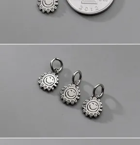 Charmes soleil smiley en argent S925 antique pour la création de bijoux.