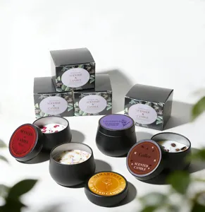 Bougies parfumées haut de gamme en boîtes noires avec coffrets cadeaux aux fleurs