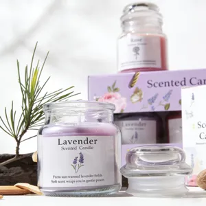 Duftkerzen-Geschenkset mit Lavendel und Rose in klaren Gläsern mit eleganter Verpackung.
