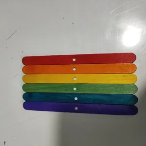 Set di bastoncini di gelato in legno arcobaleno con foro centrale preforato per fai da te