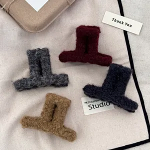 Plüsch Quadratische Haarklammer Shark Clip Kleiderbügel Stil Herbst Winter Warm Kunstpelz Haarklemme Elegante Geometrische Haarspange