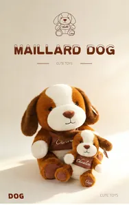 Nahaufnahme von Plüschhunden im Maillard-Stil in zwei Größen mit weicher brauner Felltextur