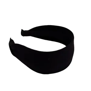 Serre-tête large noir en tricot pour femme, accessoire de cheveux uni et élégant.