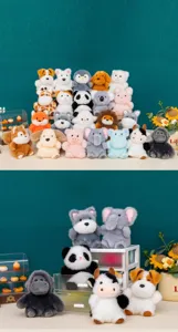 Collezione di mini peluche di animali vari tra cui panda, cani ed elefanti teneri