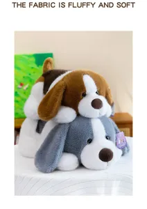 Primer plano detallado de dos perros de peluche que muestra la textura suave