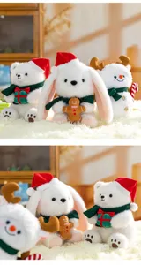 Set di peluche natalizi con pupazzo di neve, renna e orso per decorazione festiva.