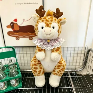 Zaino in peluche a forma di giraffa con colletto in pizzo e dettaglio fiocco viola