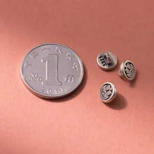 Ασημένιο κρεμαστό κουμπί 925 Zaki Ramu Thai style charm gia DIY brasioli kai monterna kosmimata.