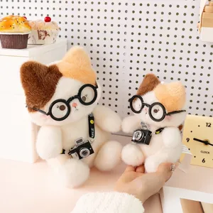 Süßes Glückskatze Plüschtier mit Brille und Kamera-Zubehör für Kinder Geschenk