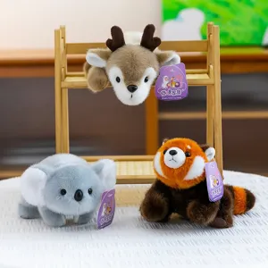 Conjunto de lindos muñecos de peluche de animales en postura acostada con koala