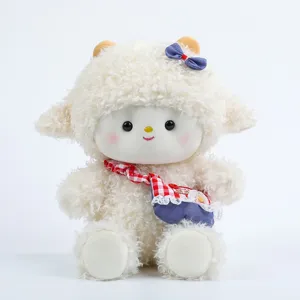 Schattige witte krullende schaap knuffel met blauwe strik en geruite schoudertas