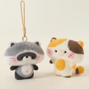 Simpatici portachiavi in peluche procione e gatto calicò per zaini e borse scolastiche
