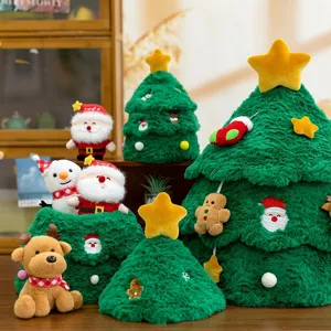 Sortiertes Set aus festlichen Weihnachts-Plüschtieren mit Weihnachtsmann, Schneemann und Rentier