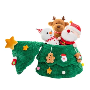 Niedliches Plüsch-Weihnachtsbaum-Set mit Weihnachtsmann, Schneemann und Rentierfiguren.