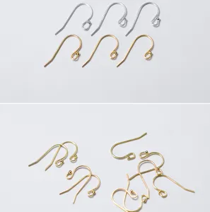 Vue détaillée de crochets d'oreilles en argent 925 et plaqués or pour la création DIY