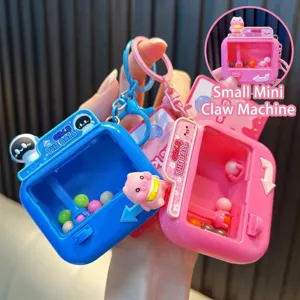 Mini Cartoon Greifautomat Schlüsselanhänger ABS Anti-Stress Spielzeug Ball Greifen Anhänger Für Schultaschen