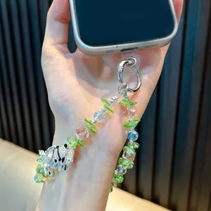 Dragonne de téléphone en perles de cristal avec breloque panda étincelante et perles