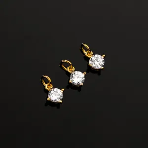 Tre eleganti ciondoli in argento S925 placcato oro con zirconi per creazione gioielli.