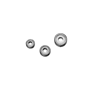 Vue rapprochée de différentes tailles de perles d'espacement en argent 925 pour bijoux DIY