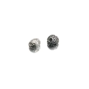 Detailansicht von 6mm S925 Sterlingsilberperlen mit gravierten Vintage-Blumenmustern
