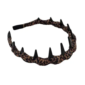 Diadema de leopardo con puntas negras para un estilo moderno y efecto de cráneo alto