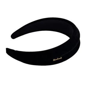 Cerchietto retrò in velluto nero con scritta Handmade dorata per volume elevato