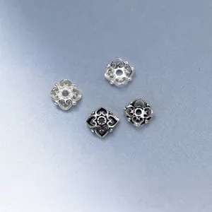 Vue détaillée des calottes de perles en argent sterling S925 pour création de bijoux DIY