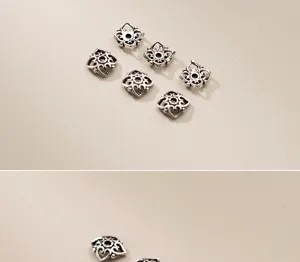 Vue détaillée de calottes de perles fleurs en argent thaïlandais vintage pour la création bijoux