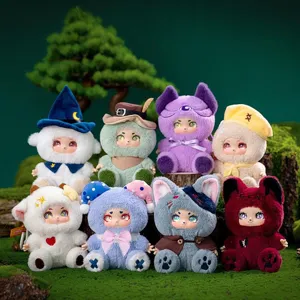Conjunto de peluches de la serie Werewolf Kill con caras de vinilo y disfraces temáticos