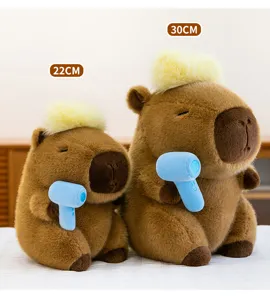 Peluches de Capibara peluquero con secador azul en opciones de altura de 22 cm y 30 cm
