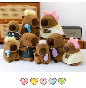 Adorable colección de peluches de capibara con temática de peluquería y accesorios de secador y peine
