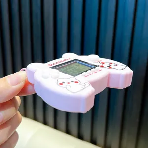 Rosa katzenförmiger Handheld-Mini-Tetris-Spielkonsole-Schlüsselanhänger mit Tasten
