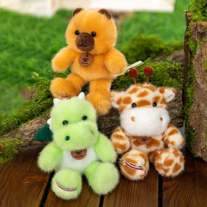 Set mit drei niedlichen Plüschtier-Anhängern: Drache, Bär und Giraffe für Deko