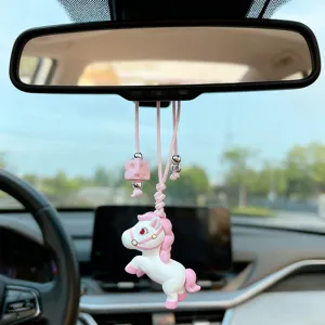 Simpatico ciondolo a forma di cavallo rosa e bianco per lo specchietto retrovisore