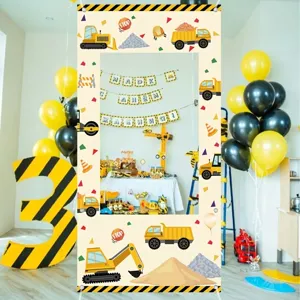 Party-Hintergrund mit Baustellen-Motiv und Fotorahmen-Ausschnitt für Kindergeburtstage