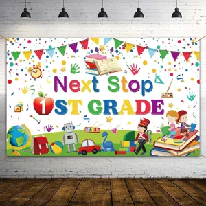 Next Stop 1ST GRADE Abschluss Hintergrund Banner mit bunten Schulutensilien und Spielzeugen