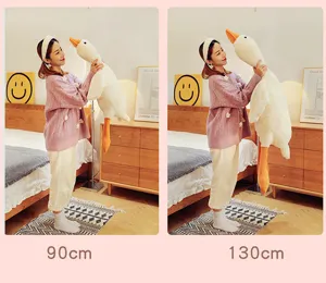 Confronto tra cuscini lunghi in peluche oca bianca da 90 cm e 130 cm per dormire