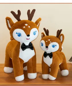 Coppia di simpatici peluche di cervo sika marroni e bianchi in due dimensioni