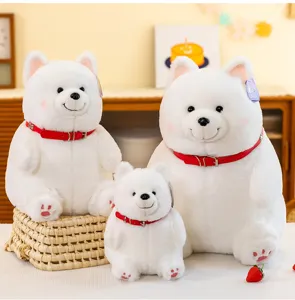 Set van drie schattige witte Samojeed hond knuffels met rode halsbanden voor kinderen